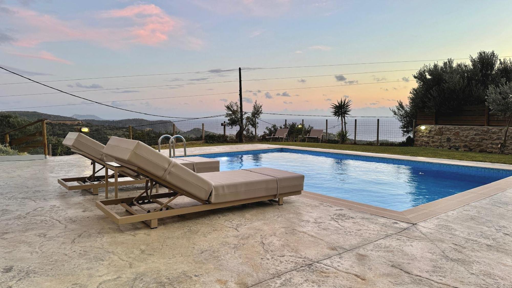 Michael Private Villa, Private Swimming Pool, Garden, Panoramic Sunset Triopetra