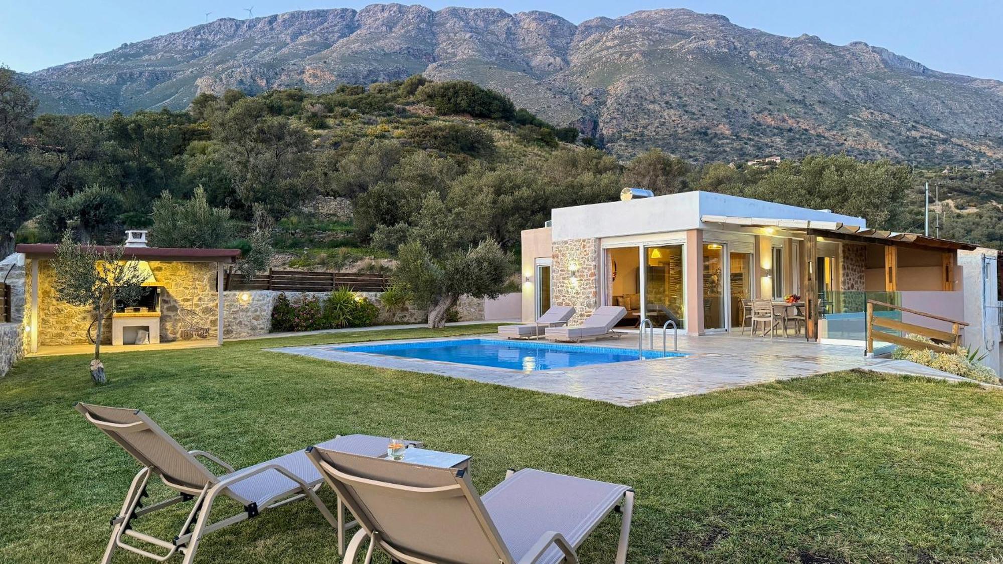 Michael Private Villa, Private Swimming Pool, Garden, Panoramic Sunset Villa *